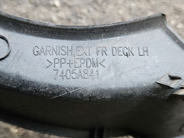 bontott MITSUBISHI SPACE STAR Bal első Sárvédő Díszléc