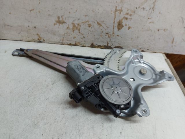 bontott MITSUBISHI SPACE STAR Bal hátsó Ablakemelő Szerkezet (Elektromos)