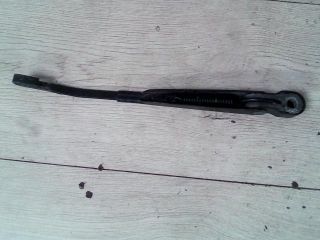 bontott MITSUBISHI SPACE STAR Bal hátsó Ablaktörlő Kar