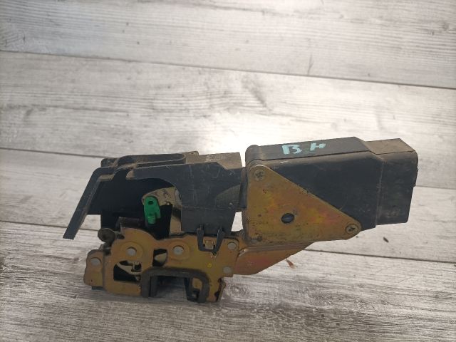 bontott MITSUBISHI SPACE STAR Bal hátsó Ajtózár