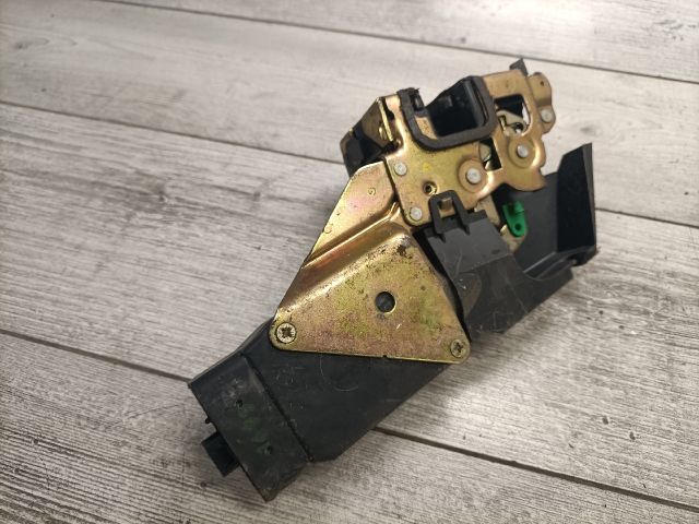 bontott MITSUBISHI SPACE STAR Bal hátsó Ajtózár