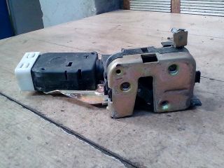 bontott MITSUBISHI SPACE STAR Bal hátsó Ajtózár