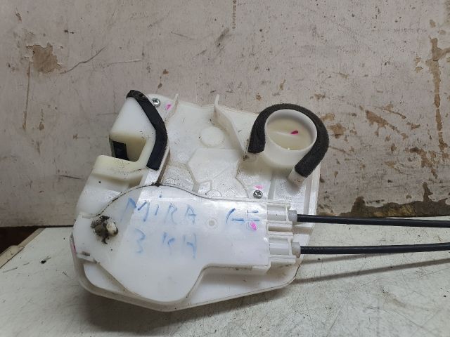 bontott MITSUBISHI SPACE STAR Bal hátsó Ajtózár