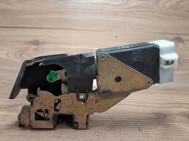 bontott MITSUBISHI SPACE STAR Bal hátsó Ajtózár