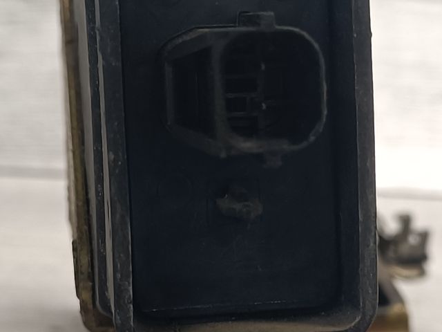 bontott MITSUBISHI SPACE STAR Bal hátsó Ajtózár