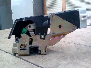 bontott MITSUBISHI SPACE STAR Bal hátsó Ajtózár