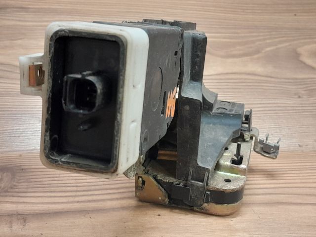 bontott MITSUBISHI SPACE STAR Bal hátsó Ajtózár