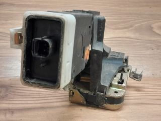 bontott MITSUBISHI SPACE STAR Bal hátsó Ajtózár