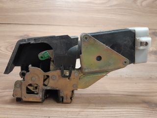 bontott MITSUBISHI SPACE STAR Bal hátsó Ajtózár