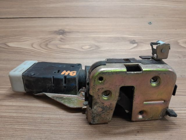 bontott MITSUBISHI SPACE STAR Bal hátsó Ajtózár