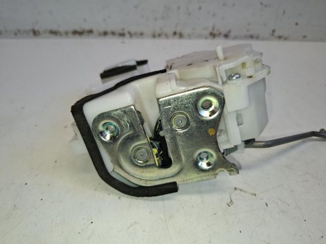 bontott MITSUBISHI SPACE STAR Bal hátsó Ajtózár