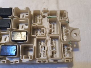 bontott MITSUBISHI SPACE STAR Biztosítéktábla Utastér