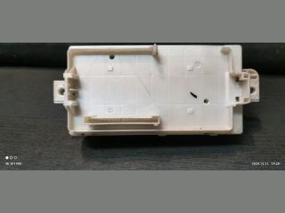 bontott MITSUBISHI SPACE STAR Biztosítéktábla Utastér