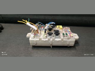 bontott MITSUBISHI SPACE STAR Biztosítéktábla Utastér