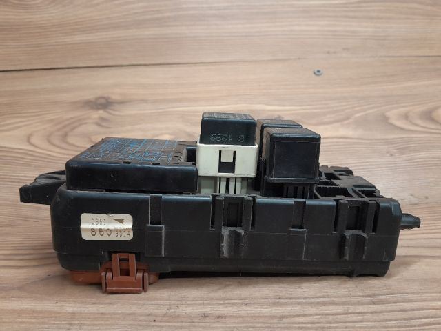 bontott MITSUBISHI SPACE STAR Biztosítéktábla Utastér