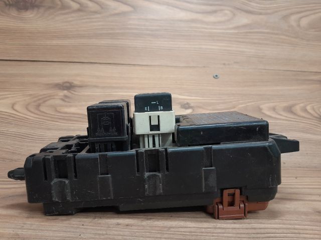 bontott MITSUBISHI SPACE STAR Biztosítéktábla Utastér