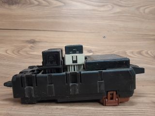 bontott MITSUBISHI SPACE STAR Biztosítéktábla Utastér