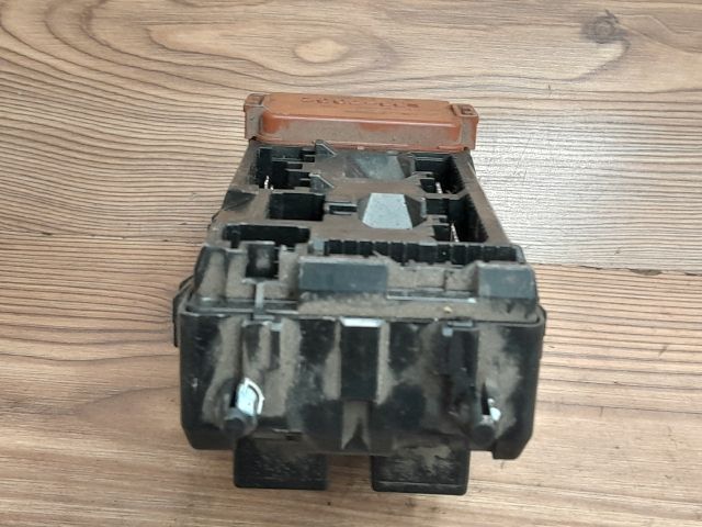 bontott MITSUBISHI SPACE STAR Biztosítéktábla Utastér