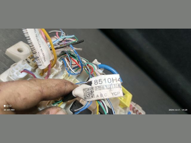 bontott MITSUBISHI SPACE STAR Biztosítéktábla Utastér