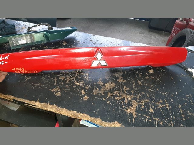 bontott MITSUBISHI SPACE STAR Csomagtérajtó Díszléc
