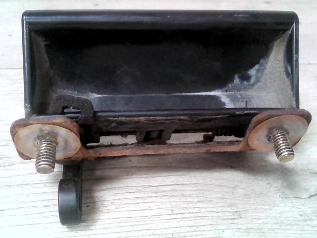 bontott MITSUBISHI SPACE STAR Csomagtérajtó Kilincs