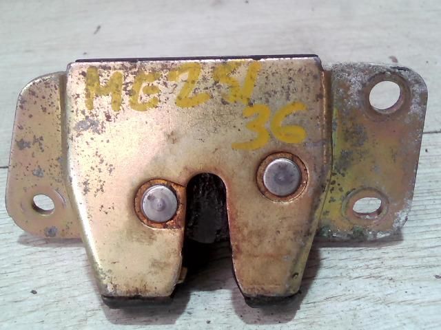 bontott MITSUBISHI SPACE STAR Csomagtérajtó Zárszerkezet