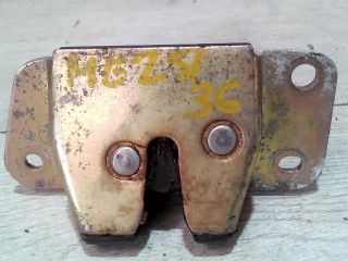 bontott MITSUBISHI SPACE STAR Csomagtérajtó Zárszerkezet