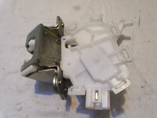 bontott MITSUBISHI SPACE STAR Csomagtérajtó Zárszerkezet