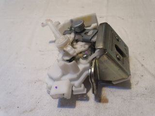 bontott MITSUBISHI SPACE STAR Csomagtérajtó Zárszerkezet