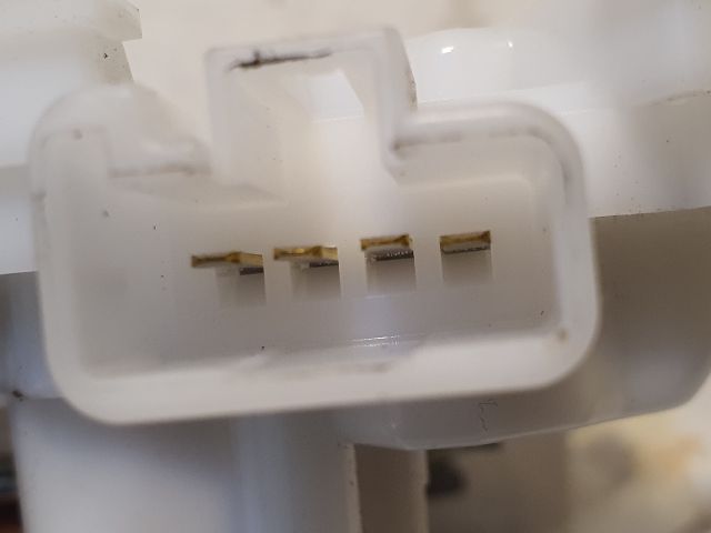 bontott MITSUBISHI SPACE STAR Csomagtérajtó Zárszerkezet