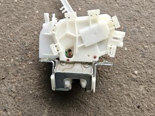 bontott MITSUBISHI SPACE STAR Csomagtérajtó Zárszerkezet