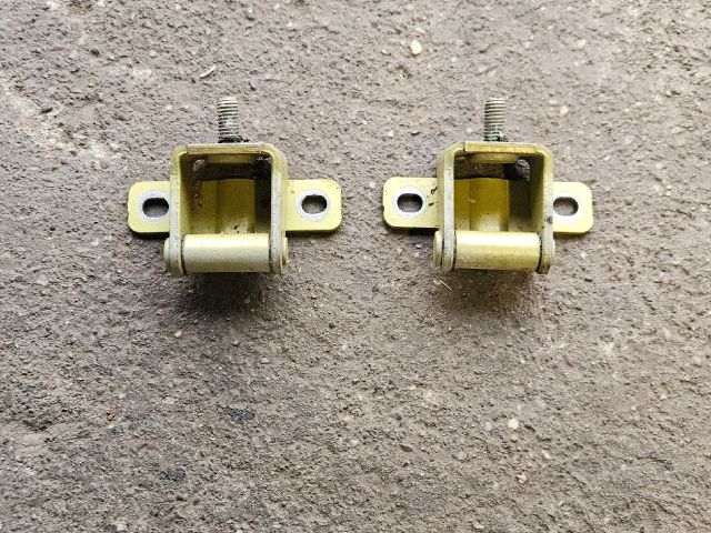 bontott MITSUBISHI SPACE STAR Csomagtérajtó Zsanér