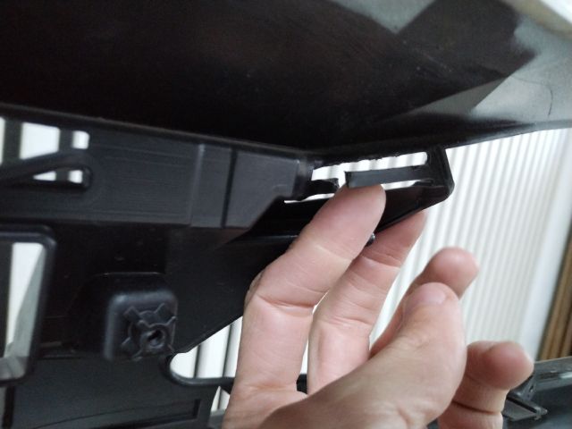 bontott MITSUBISHI SPACE STAR Első Lökhárító (Üresen)