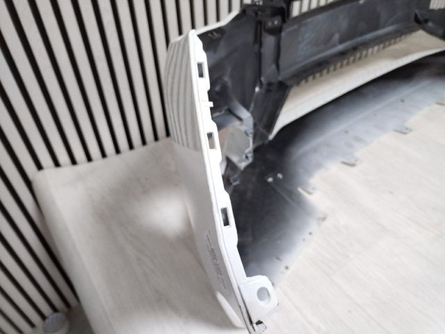 bontott MITSUBISHI SPACE STAR Első Lökhárító (Üresen)