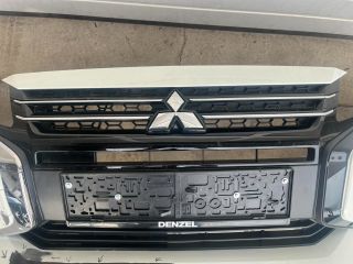 bontott MITSUBISHI SPACE STAR Első Lökhárító (Üresen)