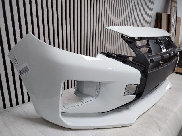 bontott MITSUBISHI SPACE STAR Első Lökhárító (Üresen)