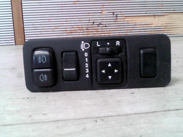 bontott MITSUBISHI SPACE STAR Fényszórómagasság Állító Kapcsoló