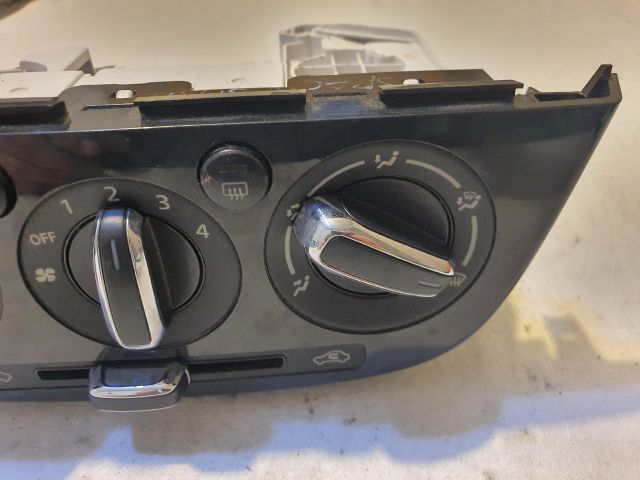 bontott MITSUBISHI SPACE STAR Fűtéskapcsoló (Nem klímás)