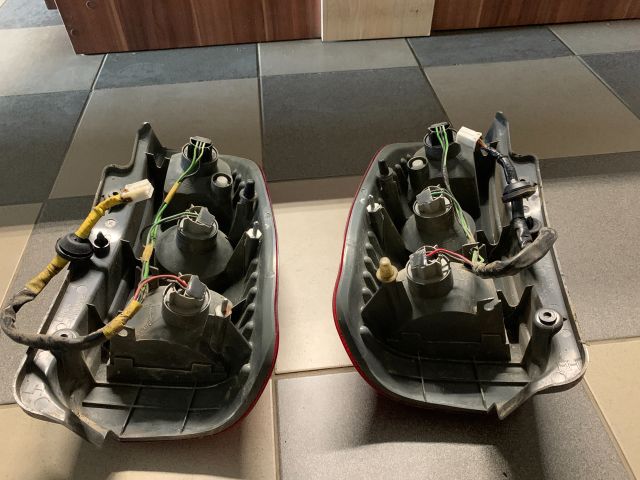 bontott MITSUBISHI SPACE STAR Hátsó Lámpa Szett