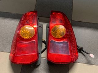 bontott MITSUBISHI SPACE STAR Hátsó Lámpa Szett