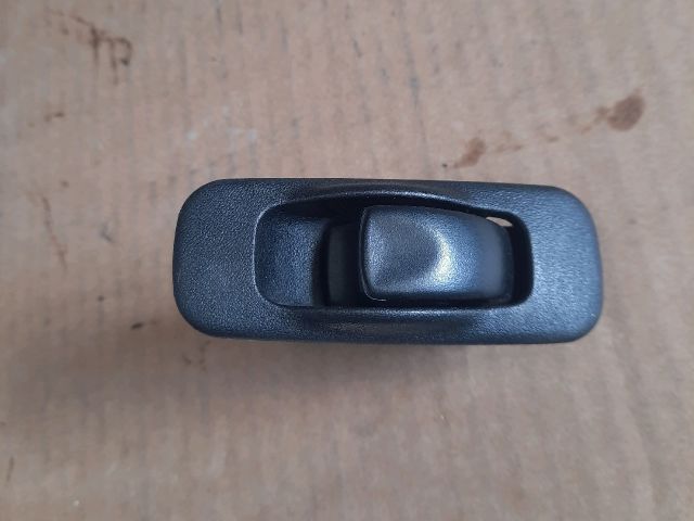 bontott MITSUBISHI SPACE STAR Jobb első Ablakemelő Kapcsoló