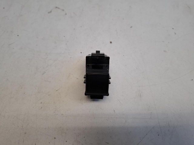 bontott MITSUBISHI SPACE STAR Jobb első Ablakemelő Kapcsoló