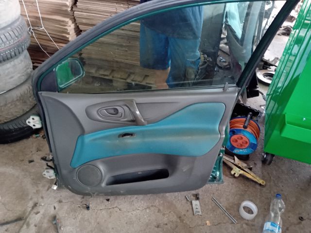 bontott MITSUBISHI SPACE STAR Jobb első Ajtó (Részeivel)