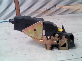 bontott MITSUBISHI SPACE STAR Jobb első Ajtózár