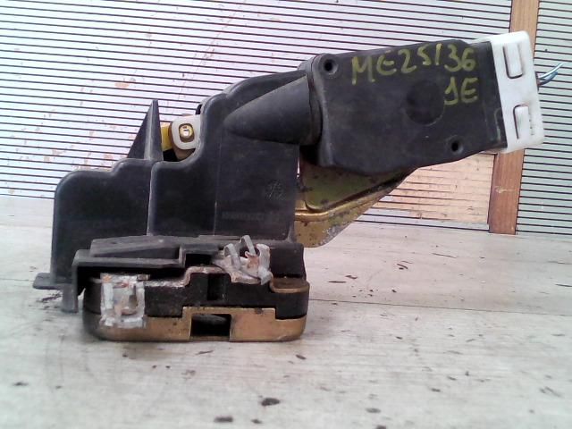 bontott MITSUBISHI SPACE STAR Jobb első Ajtózár