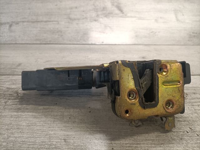 bontott MITSUBISHI SPACE STAR Jobb első Ajtózár