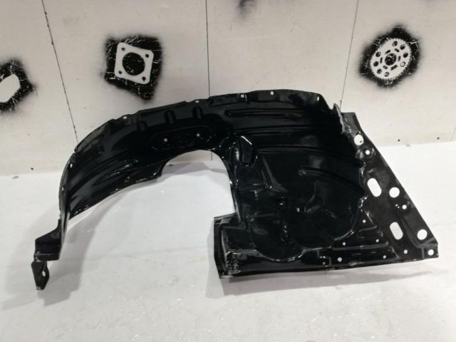 bontott MITSUBISHI SPACE STAR Jobb első Dobbetét (Kerékjárati, Műanyag)