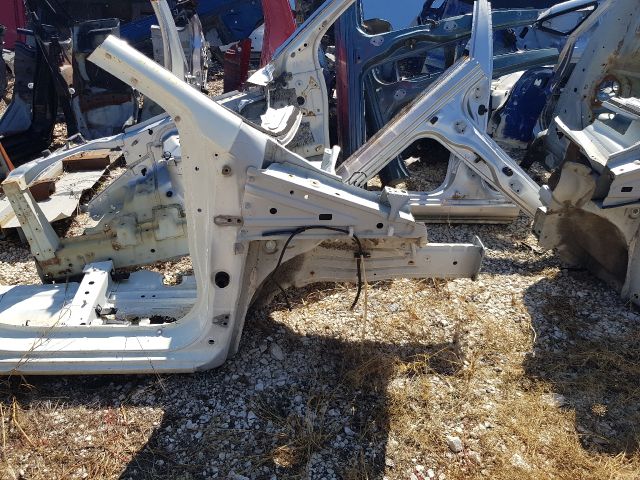 bontott MITSUBISHI SPACE STAR Jobb első Negyed Karosszéria Csomag