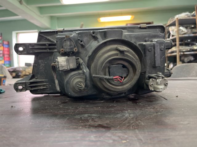 bontott MITSUBISHI SPACE STAR Jobb Fényszóró