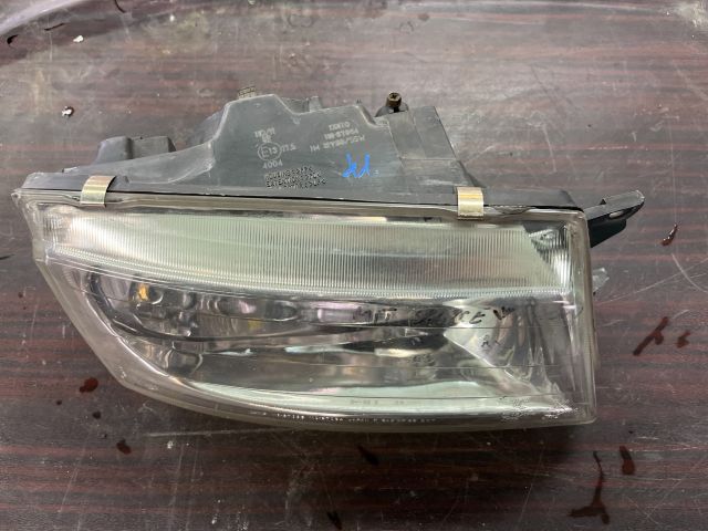 bontott MITSUBISHI SPACE STAR Jobb Fényszóró